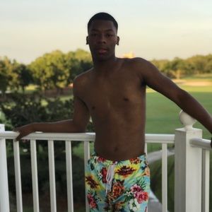 Meet your Posher, Chrystopher